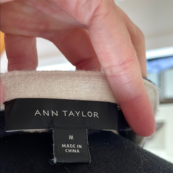 Ann Taylor Blue and White Crew Neck Sweater Size M - Picture 7 of 7